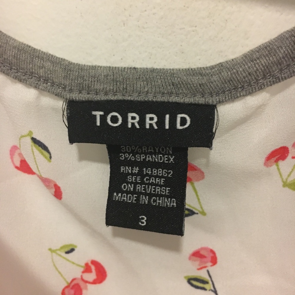 Torrid Cherry Top Size 3x‎ - Picture 2 of 3